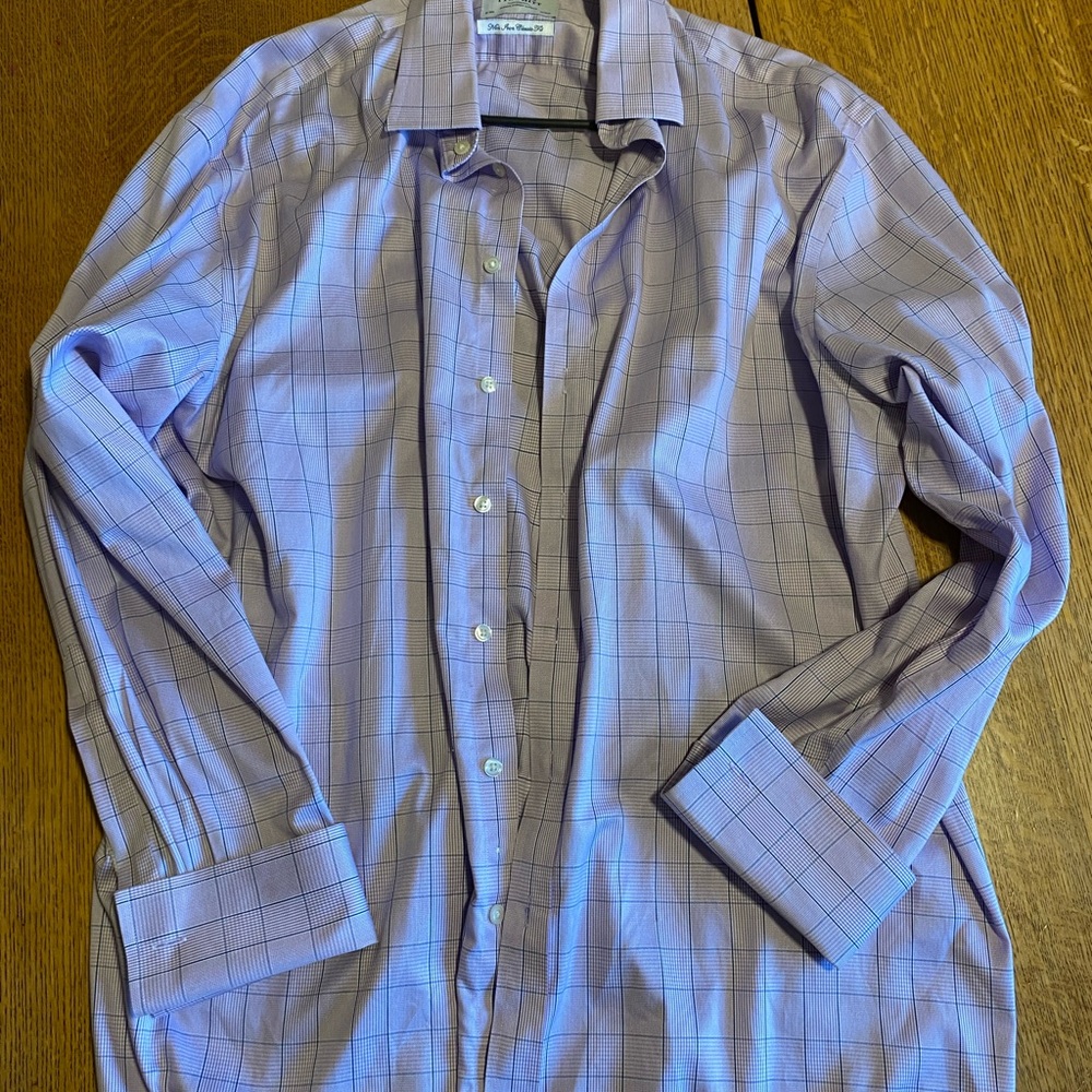It is name-brand it has French cut sleeves